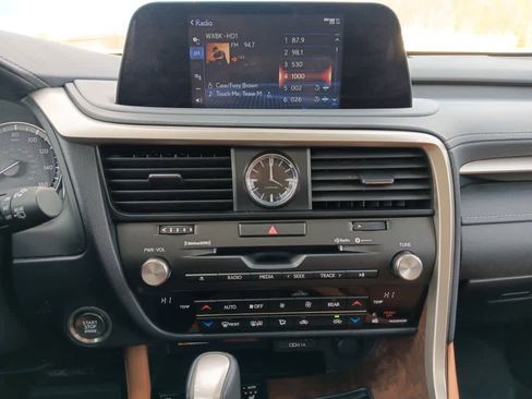 Used 2022 Lexus RX 350L Premium w/ Premium Package image 30