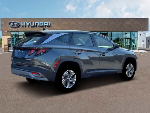 New 2026 Hyundai Tucson Blue SE image 8