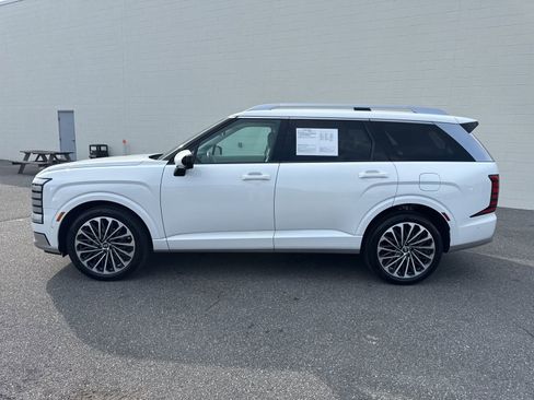 Used 2026 Hyundai Palisade Calligraphy image 4