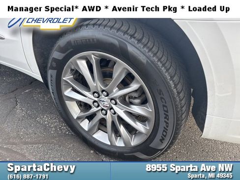 Used 2023 Buick Enclave Avenir image 23