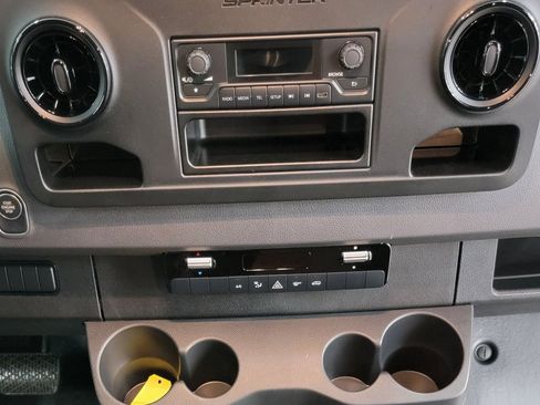 New 2025 Mercedes-Benz Sprinter 2500 image 9