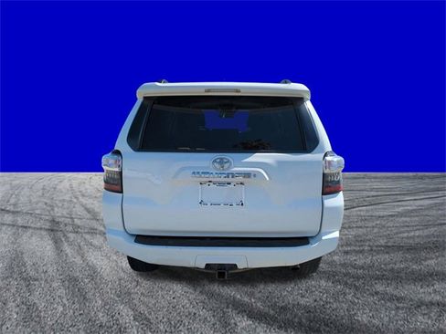 Used 2020 Toyota 4Runner SR5 image 5