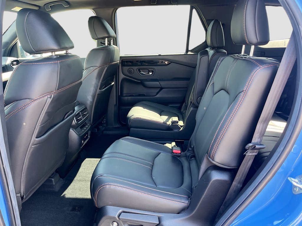 Used 2025 Honda Pilot TrailSport image 25