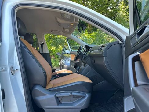 Used 2018 Volkswagen Tiguan SE AWD/4WD image 20