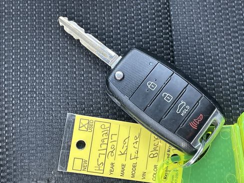 Used 2017 Kia Forte LX image 25