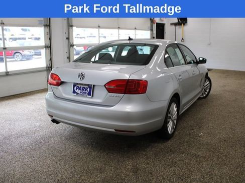 Used 2012 Volkswagen Jetta SEL FWD image 6