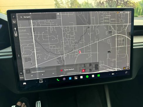 Used 2023 Tesla Model X AWD/4WD image 36