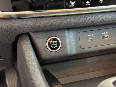 Used 2023 Nissan Rogue SV AWD/4WD image 17