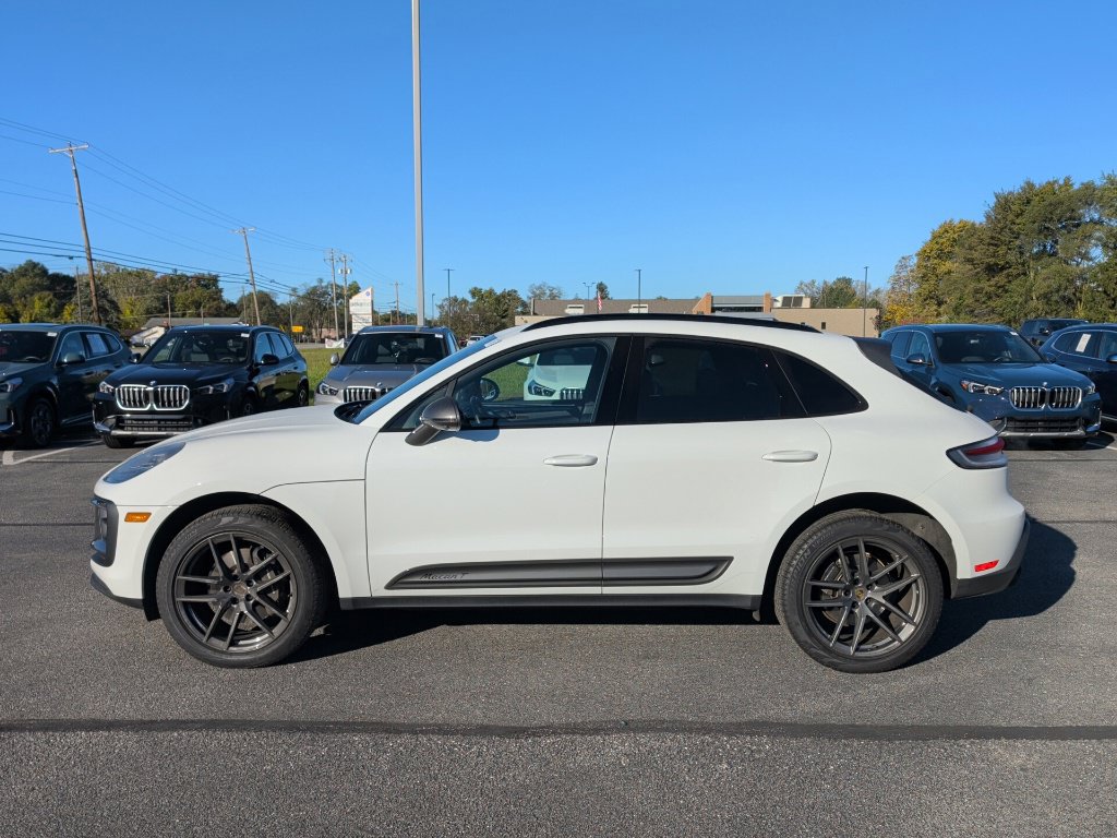 Used 2025 Porsche Macan Turbo AWD/4WD image 3