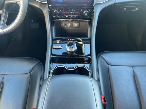 Used 2023 Jeep Grand Cherokee L Limited w/ Trailer Tow Group (B) image 17