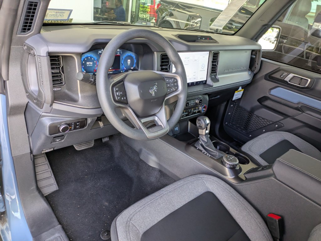 Certified 2025 Ford Bronco 2-Door AWD/4WD image 24