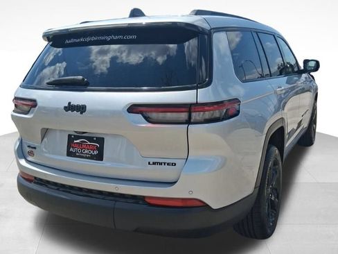 Used 2023 Jeep Grand Cherokee L Limited w/ Black Appearance Package AWD/4WD image 3
