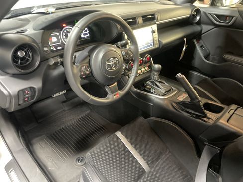 Certified 2025 Toyota GR86 Premium image 30