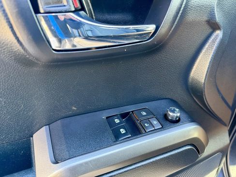 Used 2017 Toyota Tacoma TRD Sport image 22