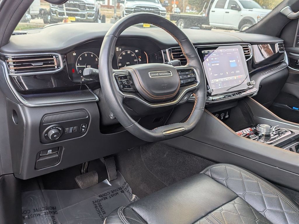 Used 2024 Jeep Grand Wagoneer Series III w/ Rear Seat Video Group 1 AWD/4WD image 9