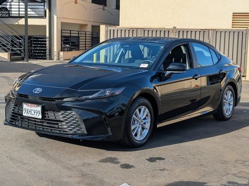 Used 2026 Toyota Camry LE FWD image 11