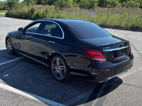 Used 2019 Mercedes-Benz E 300 4MATIC w/ Premium 1 Package image 3