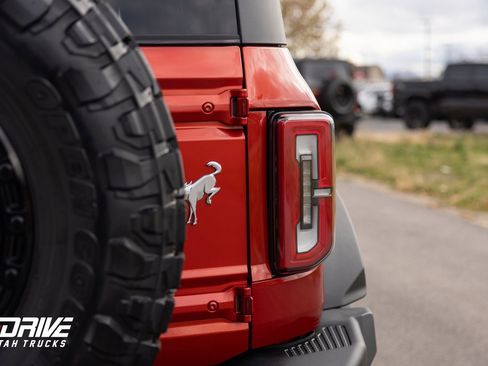 Used 2023 Ford Bronco Badlands w/ Sasquatch Package image 16