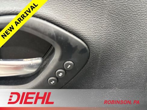 Used 2019 Jeep Cherokee Limited image 21