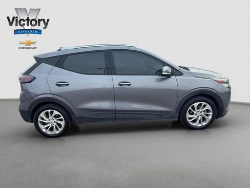 Used 2022 Chevrolet Bolt EUV LT w/ Comfort Package image 8
