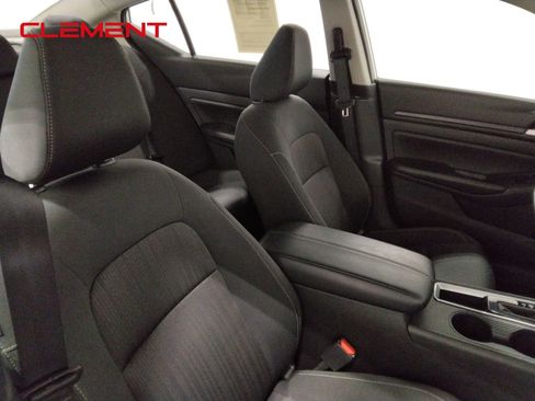 Used 2025 Nissan Altima 2.5 SV image 39