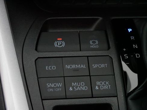 Certified 2025 Toyota RAV4 XLE Premium image 28