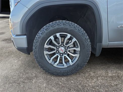 Used 2023 GMC Sierra 1500 AT4 w/ Technology Package image 9