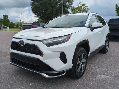 Used 2025 Toyota RAV4 SE AWD/4WD image 2