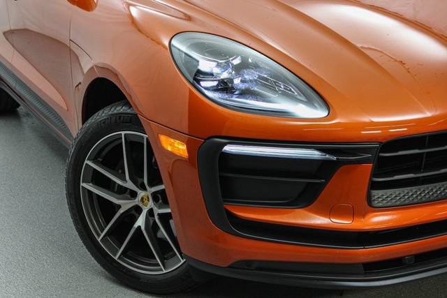 Used 2023 Porsche Macan AWD/4WD image 2