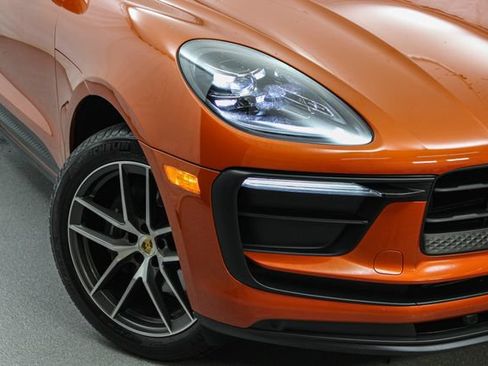 Used 2023 Porsche Macan AWD/4WD image 2