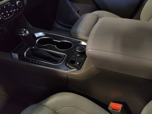 Used 2019 Chevrolet Traverse LT image 26