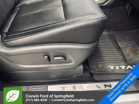 Used 2020 Nissan Titan SL w/ Moonroof Package image 11
