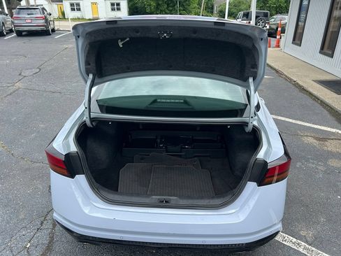 Used 2024 Nissan Altima 2.5 SR FWD image 18