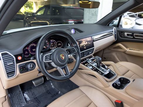 Certified 2021 Porsche Cayenne S AWD/4WD image 4
