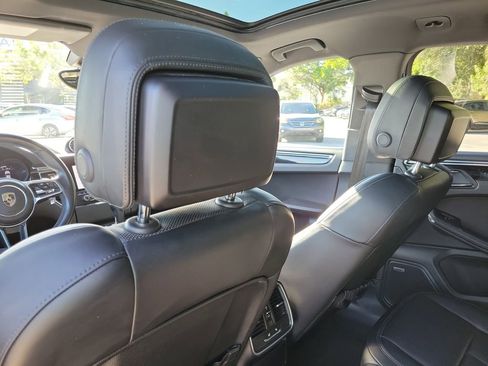 Used 2017 Porsche Macan S image 13