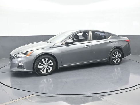Used 2019 Nissan Altima 2.5 S image 2