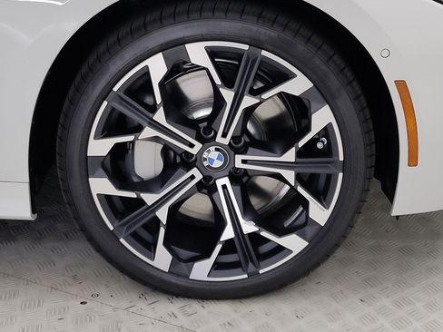 Used 2025 BMW 330i Sedan w/ Premium Package image 4