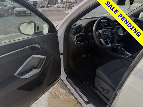 Used 2025 Audi Q3 2.0T Premium w/ Convenience Package image 16