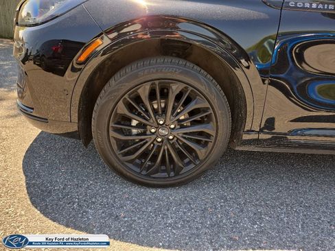 Used 2023 Lincoln Corsair AWD w/ Equipment Group 102A image 4