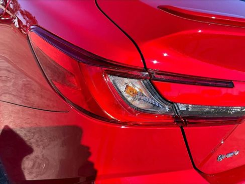 Used 2025 Toyota Camry SE image 27