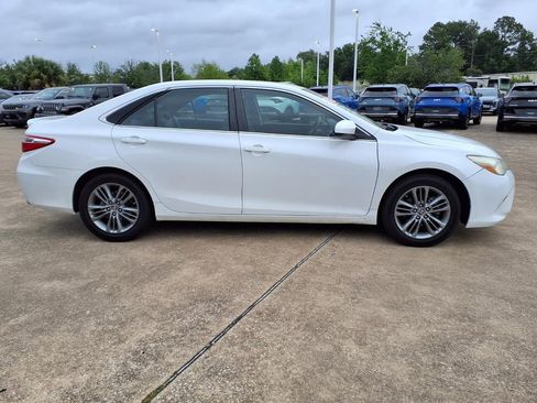 Used 2015 Toyota Camry SE FWD image 6