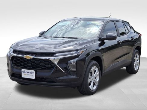 New 2026 Chevrolet Trax LS FWD image 3