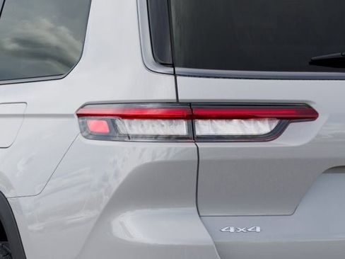 New 2026 Jeep Grand Cherokee L Limited AWD/4WD image 9