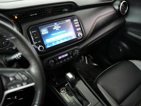 Used 2023 Nissan Kicks SR image 18