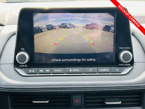 Used 2023 Nissan Rogue SV w/ SV Premium B Package image 8