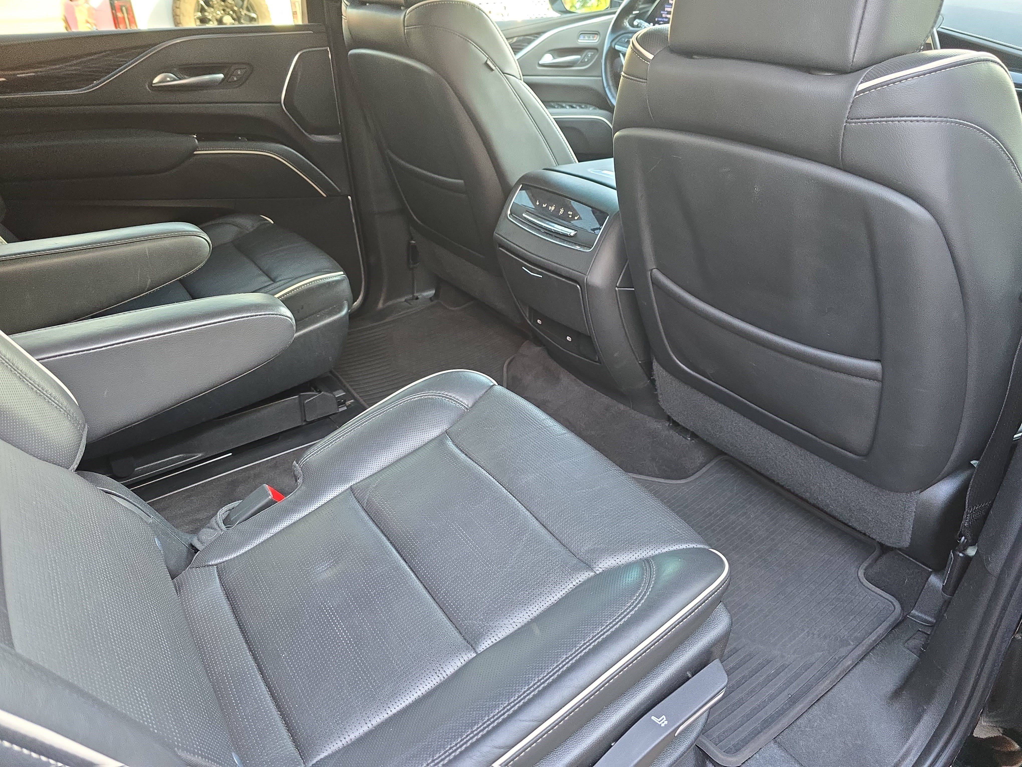 Used 2022 Cadillac Escalade ESV Sport w/ Touring Package AWD/4WD image 11