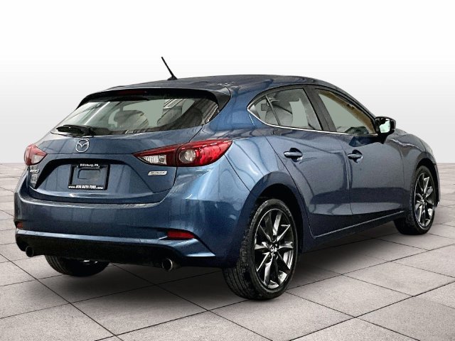 Used 2018 MAZDA MAZDA3 Touring FWD image 11