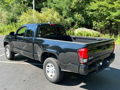 Used 2023 Toyota Tacoma SR w/ SR Convenience Package AWD/4WD image 3