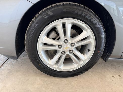 Used 2018 Chevrolet Cruze LT w/ Convenience Package image 12