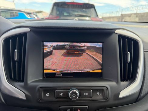 Used 2024 GMC Terrain SLE FWD image 22